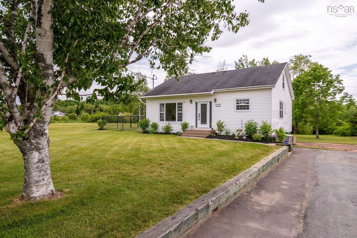 Property Photo:  4866 Highway 1  NS B0N 2T0 