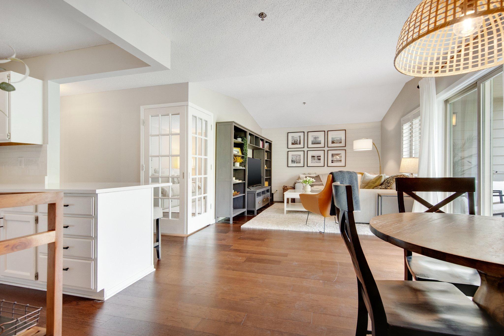 Property Photo: 2130 Ridge Drive 33 MN 55416