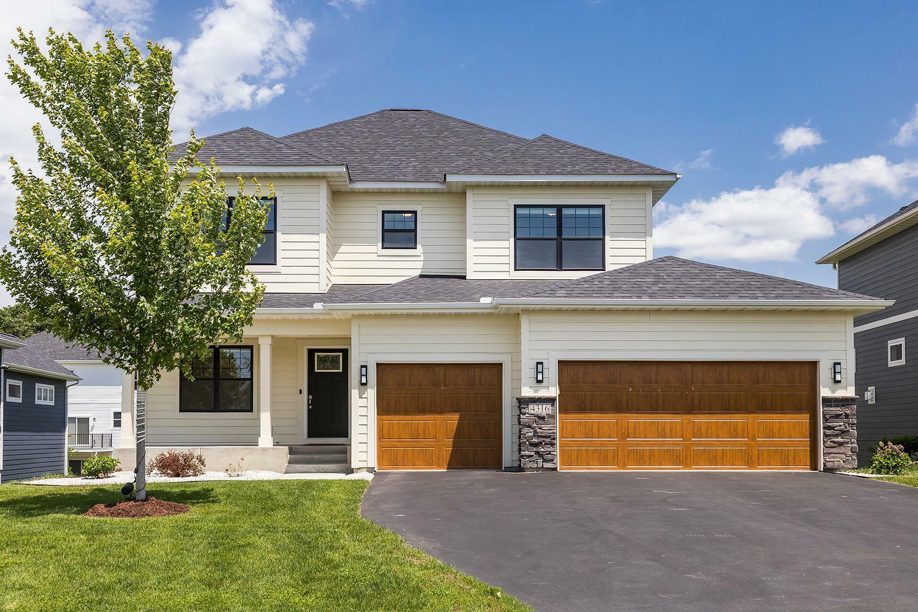 Property Photo: 4316 Woodland Cove Parkway MN 55331