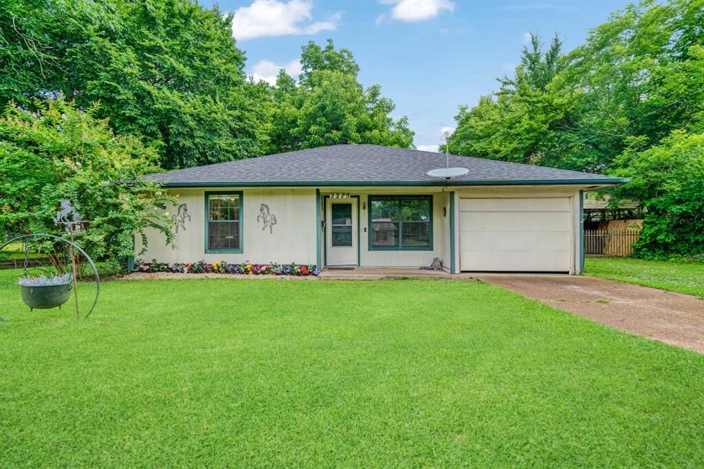Property Photo:  2275 Graham Street  TX 75460 