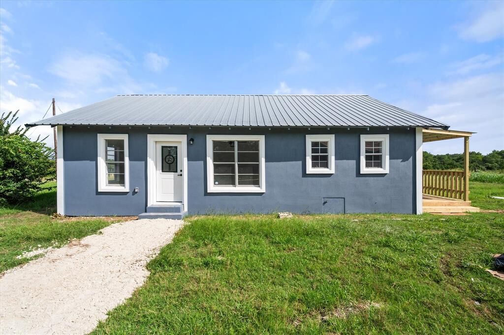 Property Photo:  327 Lcr 455  TX 76667 