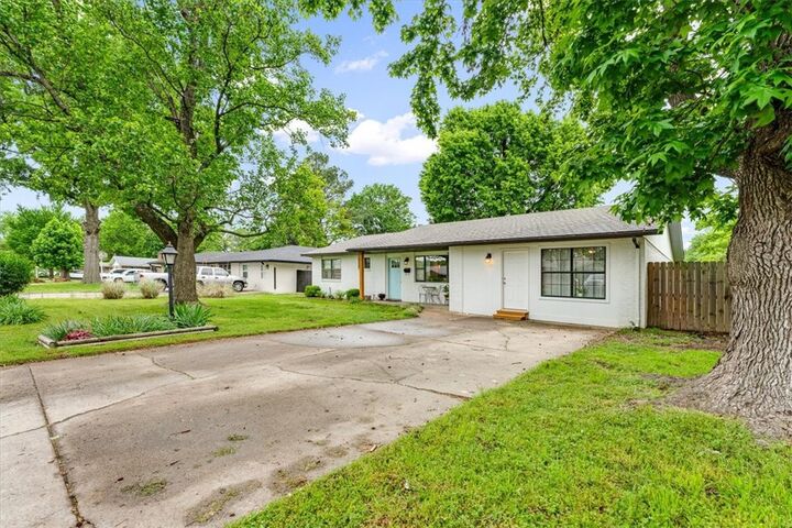 Property Photo:  1902 Melissa Lane  AR 72762 