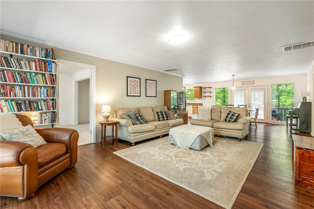 Property Photo: 25 Evesham Lane AR 72714