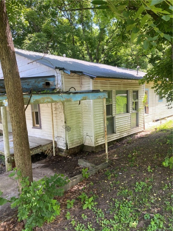 Property Photo: 628 South Avenue AR 72601