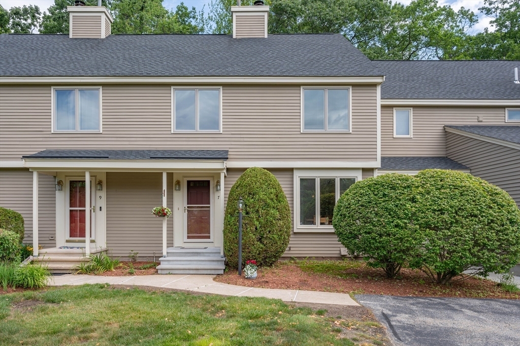 Property Photo:  23 Tulip Circle 7  MA 01830 