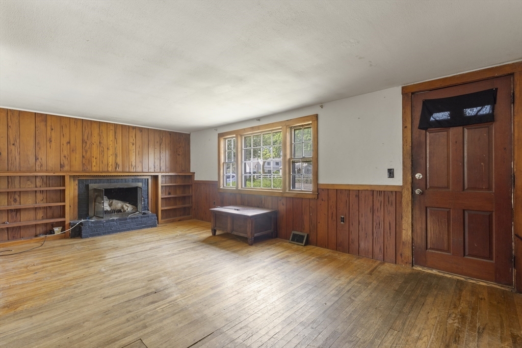 Property Photo:  6 Elliot Dr  MA 02670 
