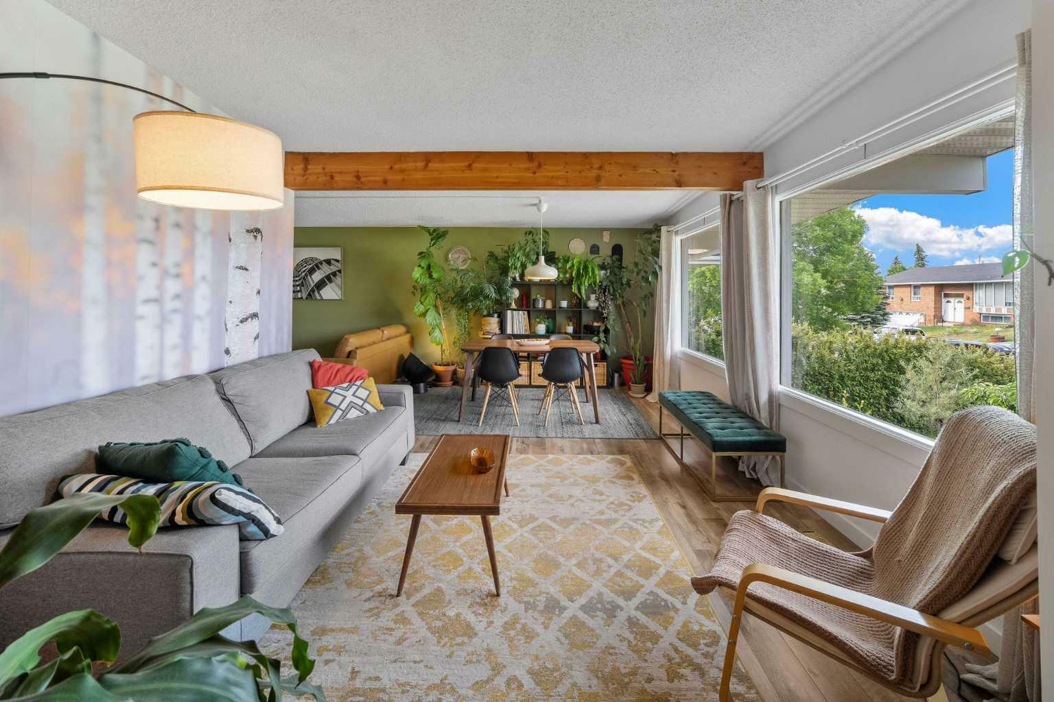 Photo de la propriété: 7059 Huntford Hill NE AB T2K 3Z5