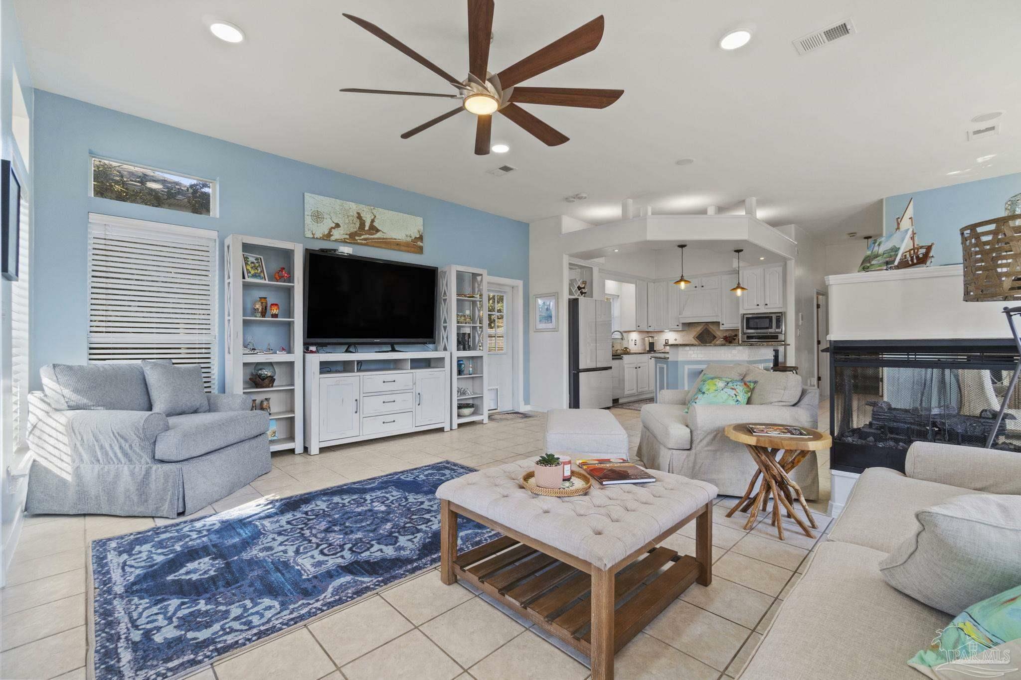 Property Photo: 1669 Tidewater Ln FL 32566