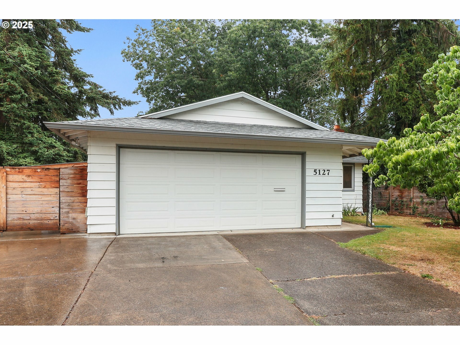 Property Photo: 5127 SE 67th Ave OR 97206