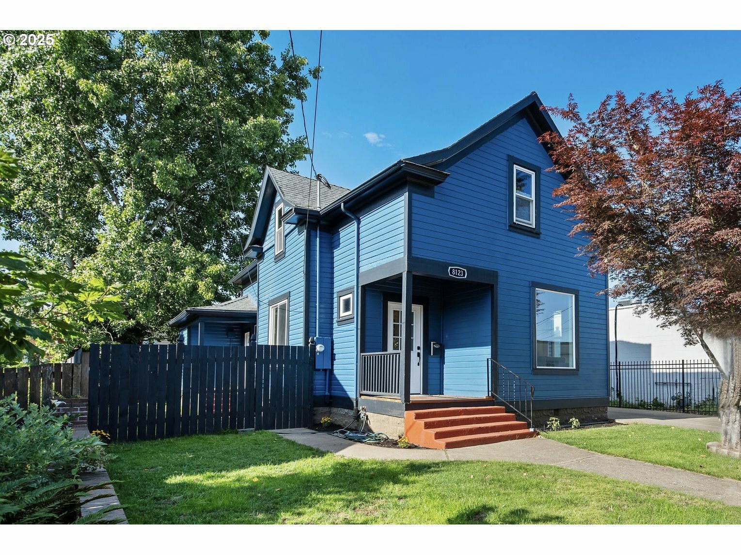 8123 SE Taylor Ct  Portland OR 97215 photo