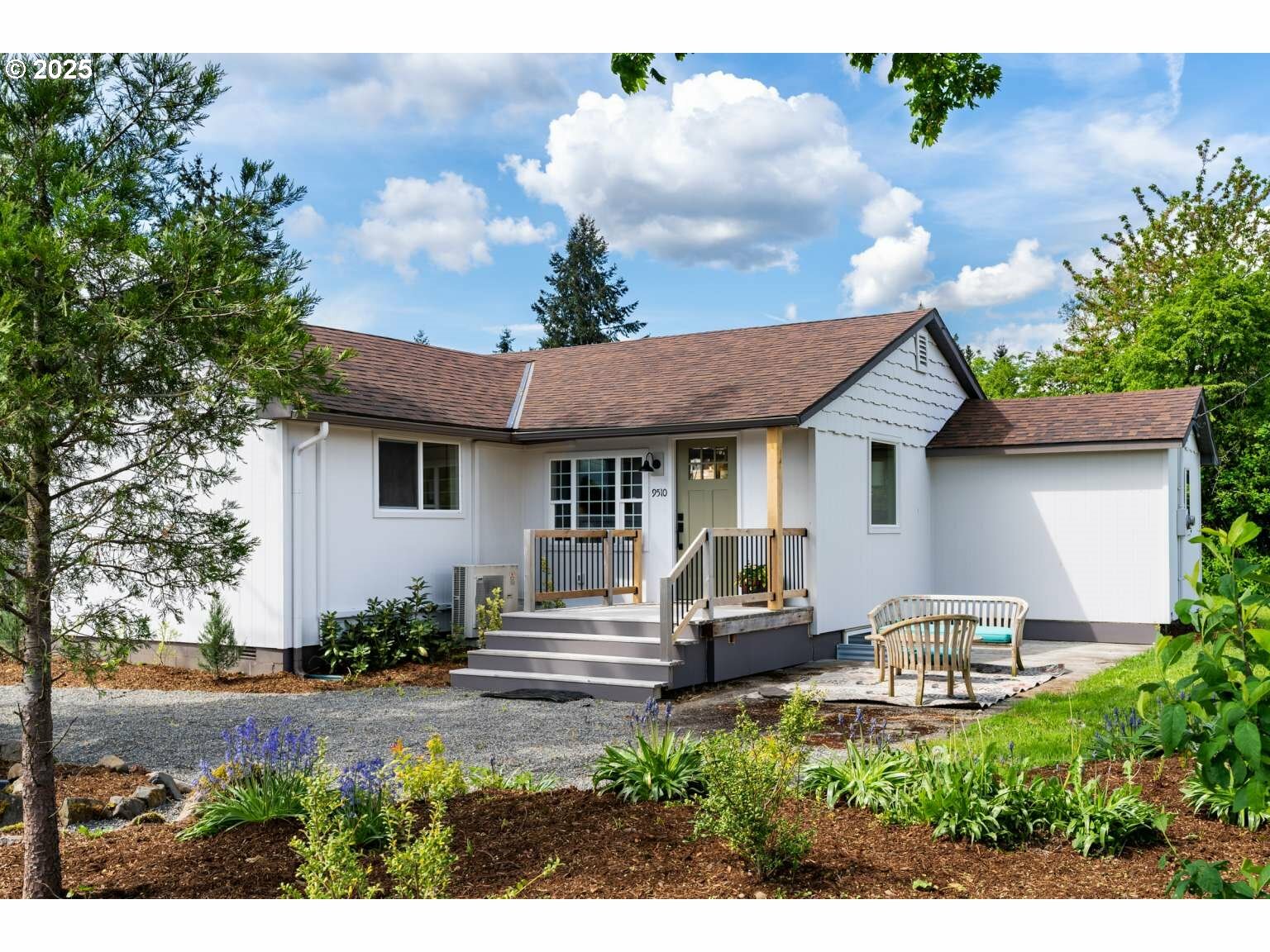 Property Photo: 9510 NE 4th St WA 98664