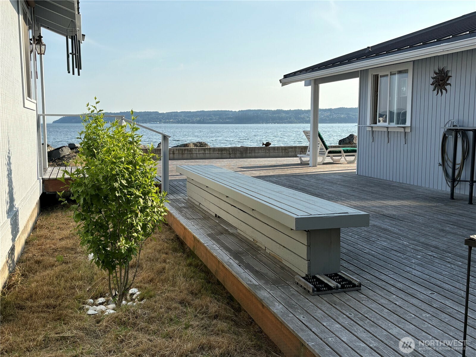 Property Photo: 27 S Beach Dr WA 98206