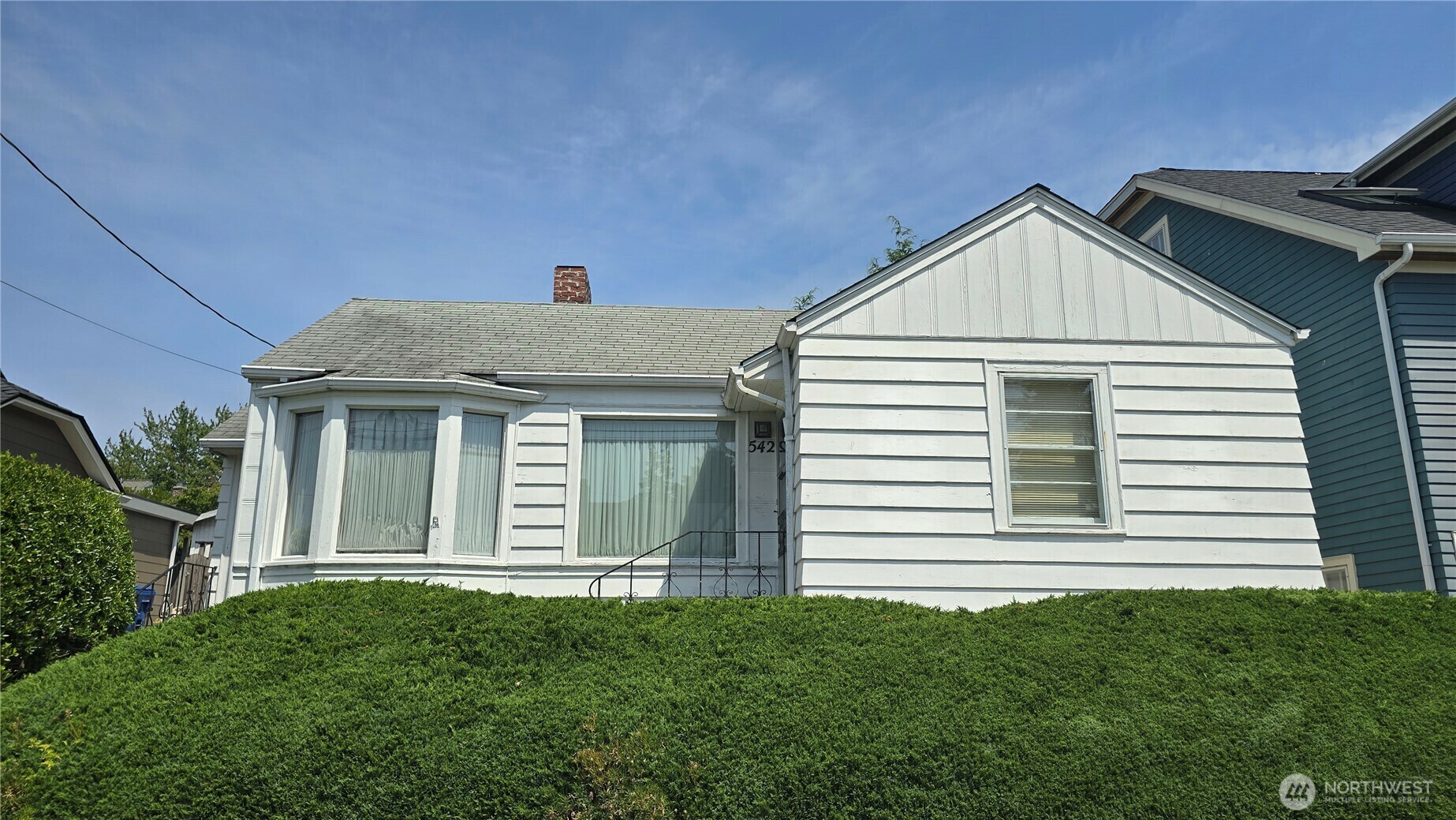 Property Photo: 542 NE 81st Street WA 98115