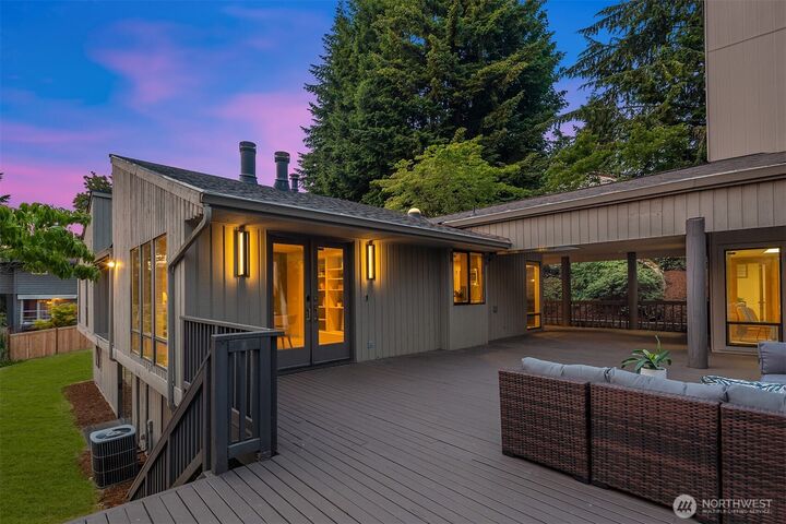 Property Photo: 14318 SE 49th Street WA 98006