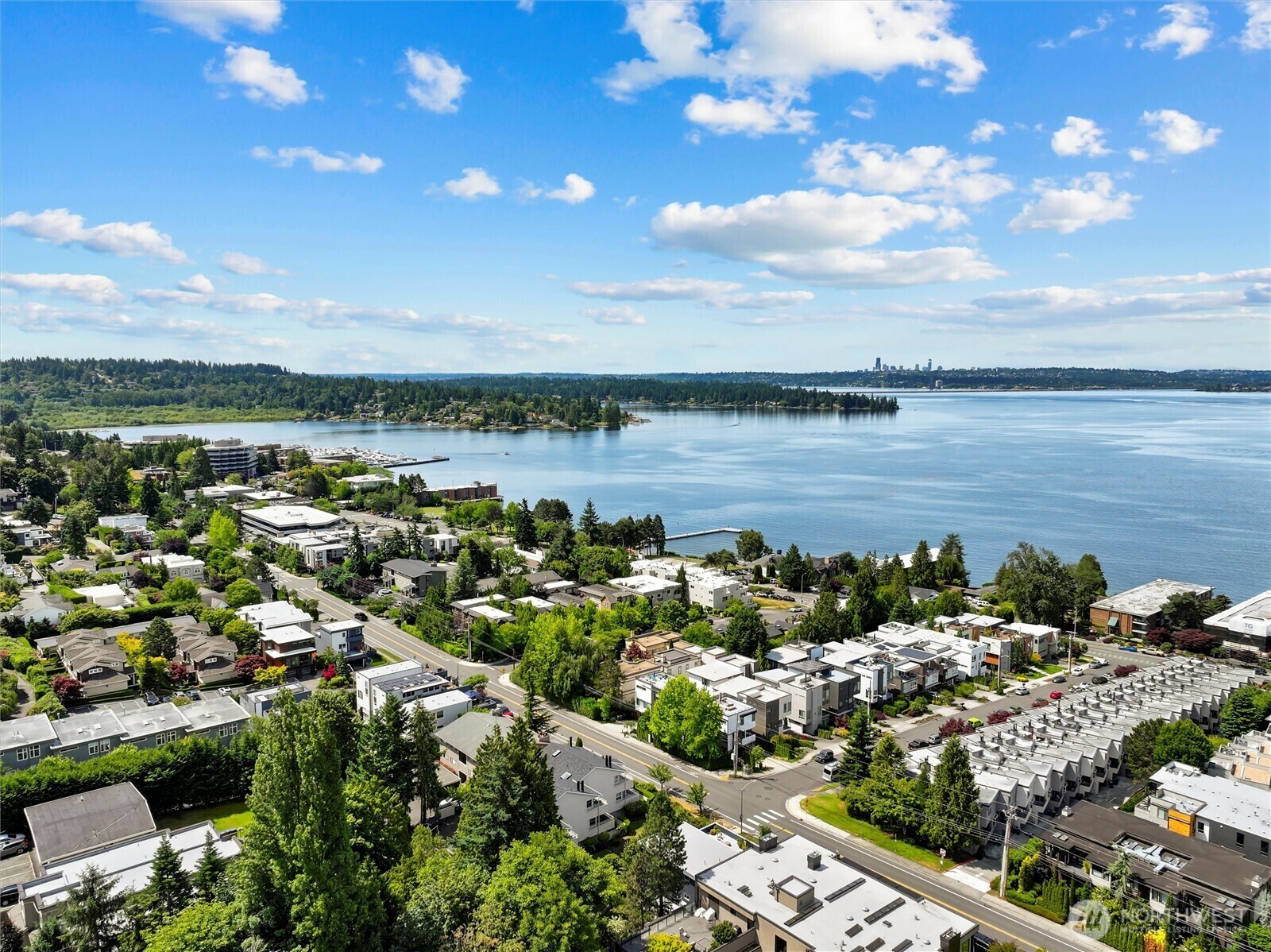 Property Photo: 6304 Lakeview Drive WA 98033