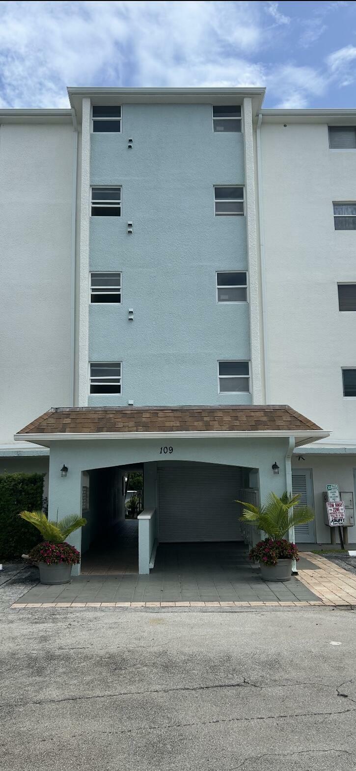 Property Photo: 109 Paradise Harbour Boulevard 412 FL 33408