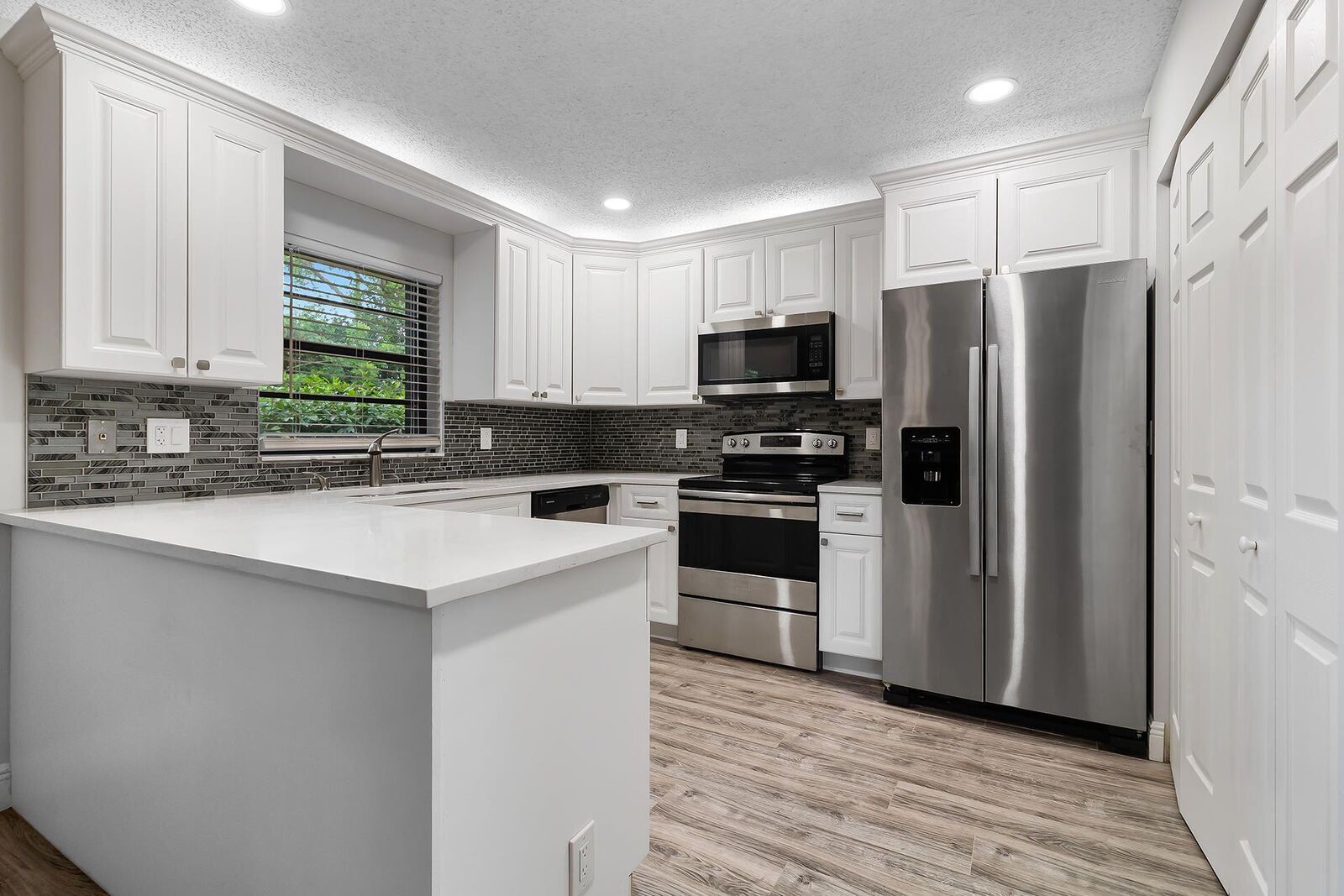 Property Photo:  9 Via De Casas Norte C  FL 33426 