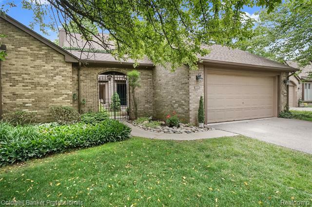 Property Photo: 30715 River Crossing Street MI 48025