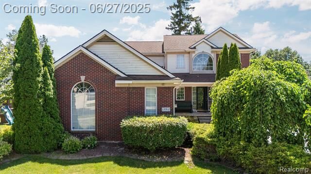 Property Photo: 13912 Deanna Drive MI 48111