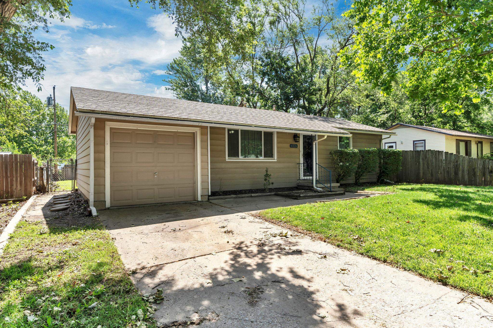 Property Photo: 6526 N Hydraulic St KS 67219