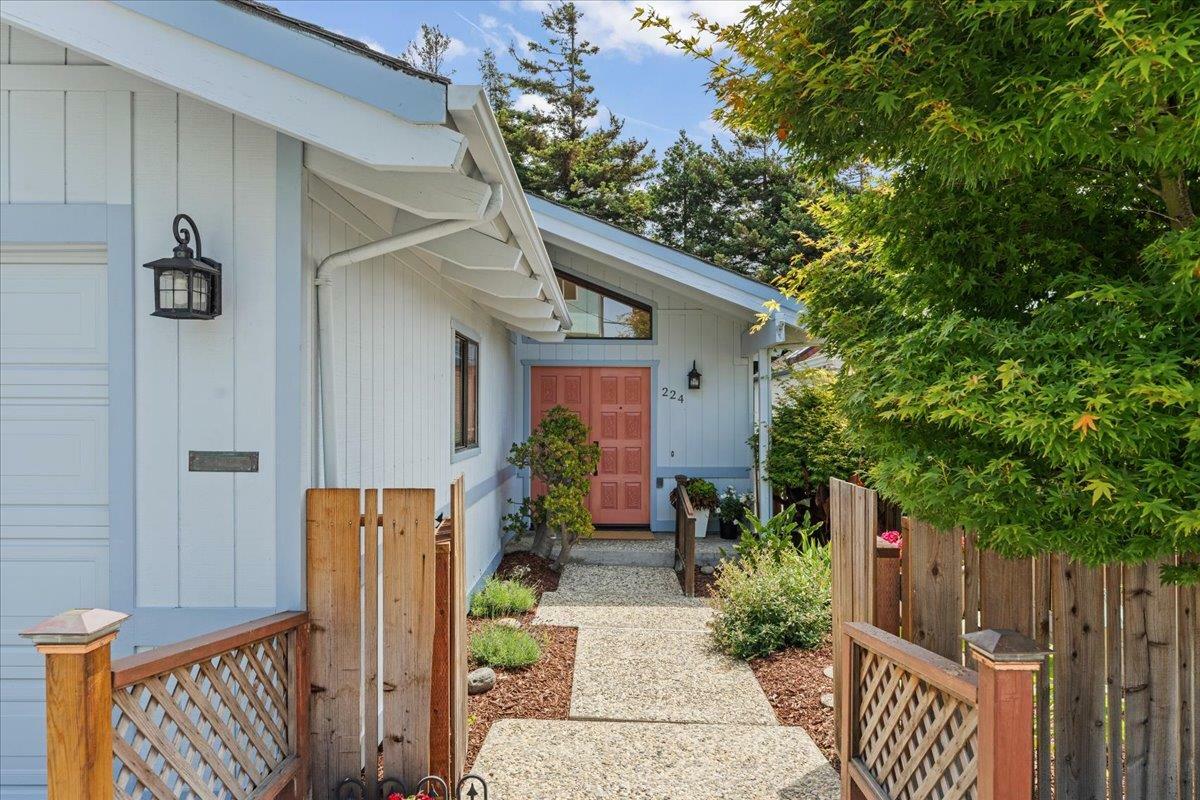224 Pilkington Avenue  Santa Cruz CA 95062 photo
