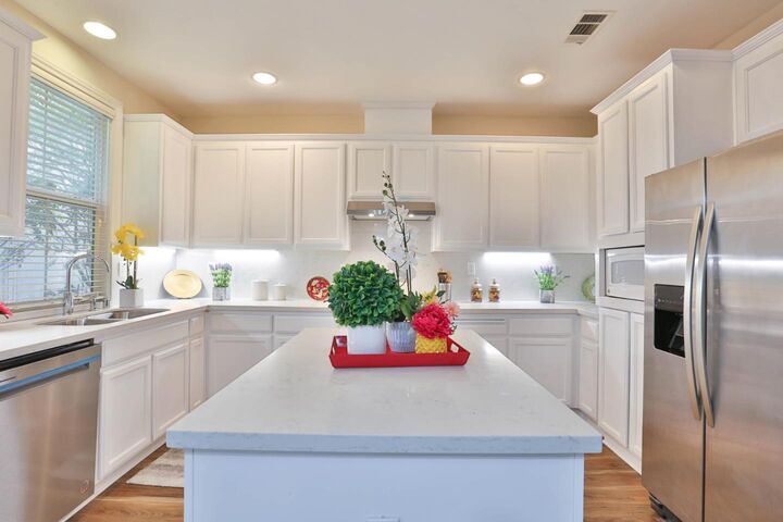 Property Photo: 1051 West Iowa Avenue CA 94086