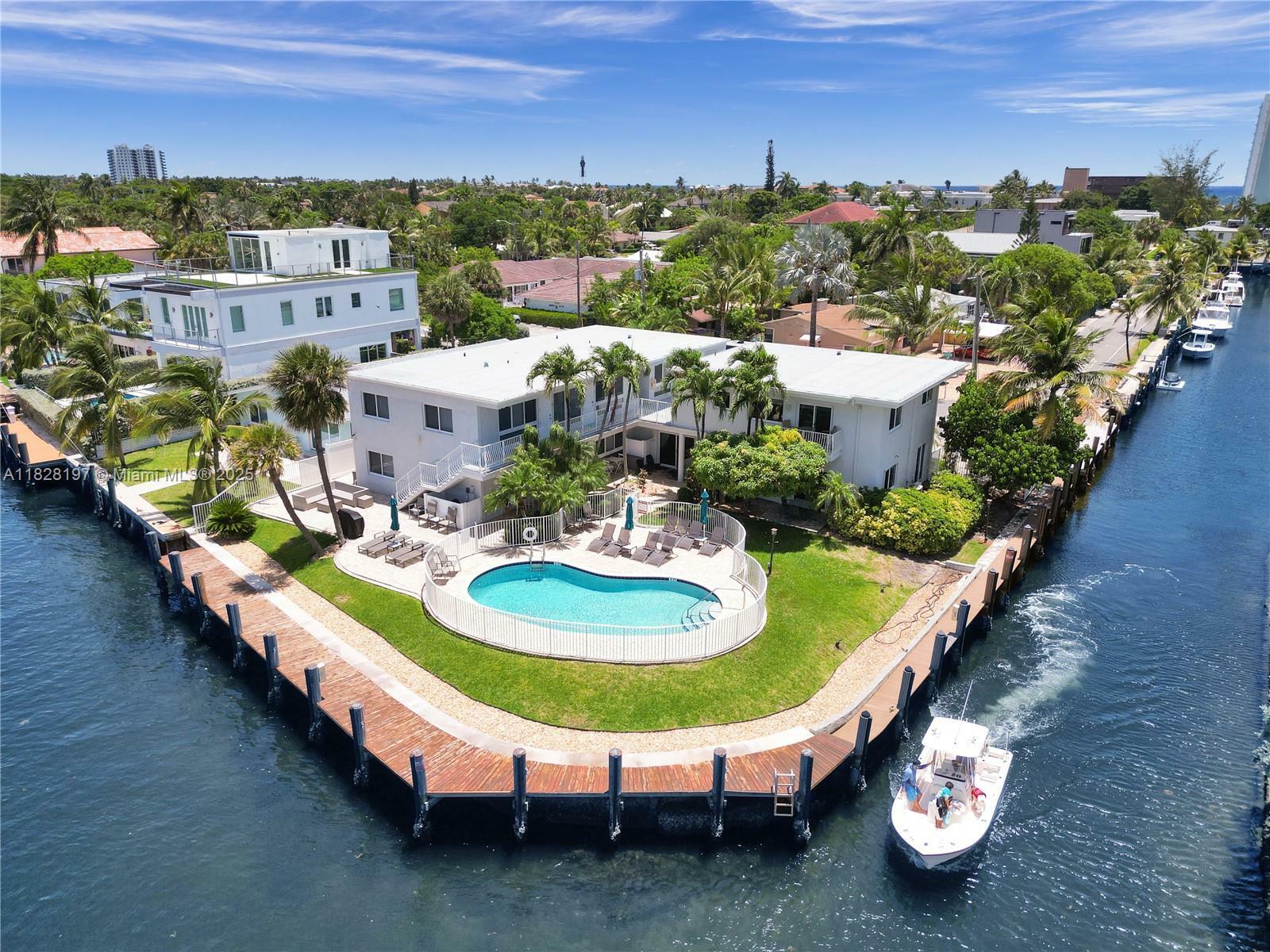 Property Photo: 1705 N Riverside Dr 1 FL 33062