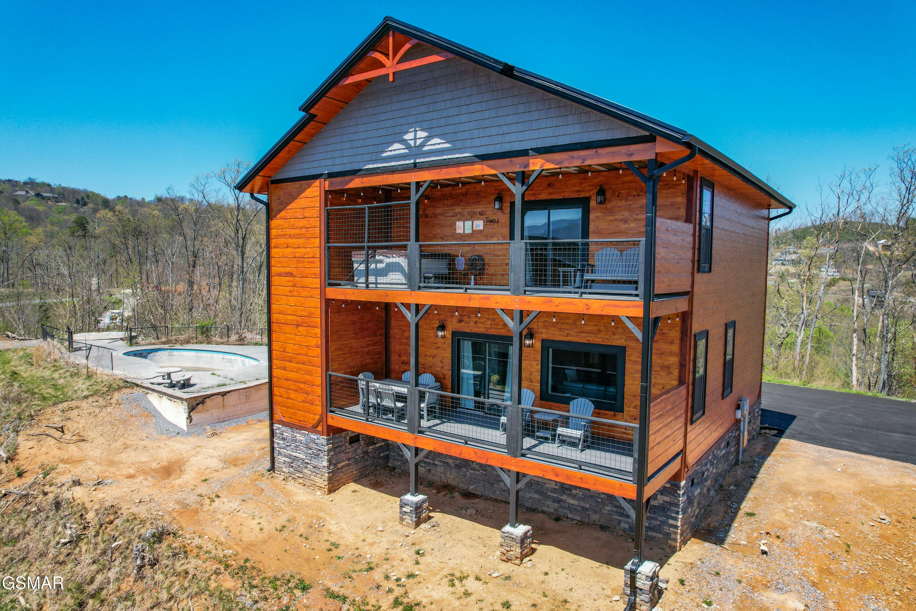Property Photo: 960 Cottage Gardens Way TN 37738