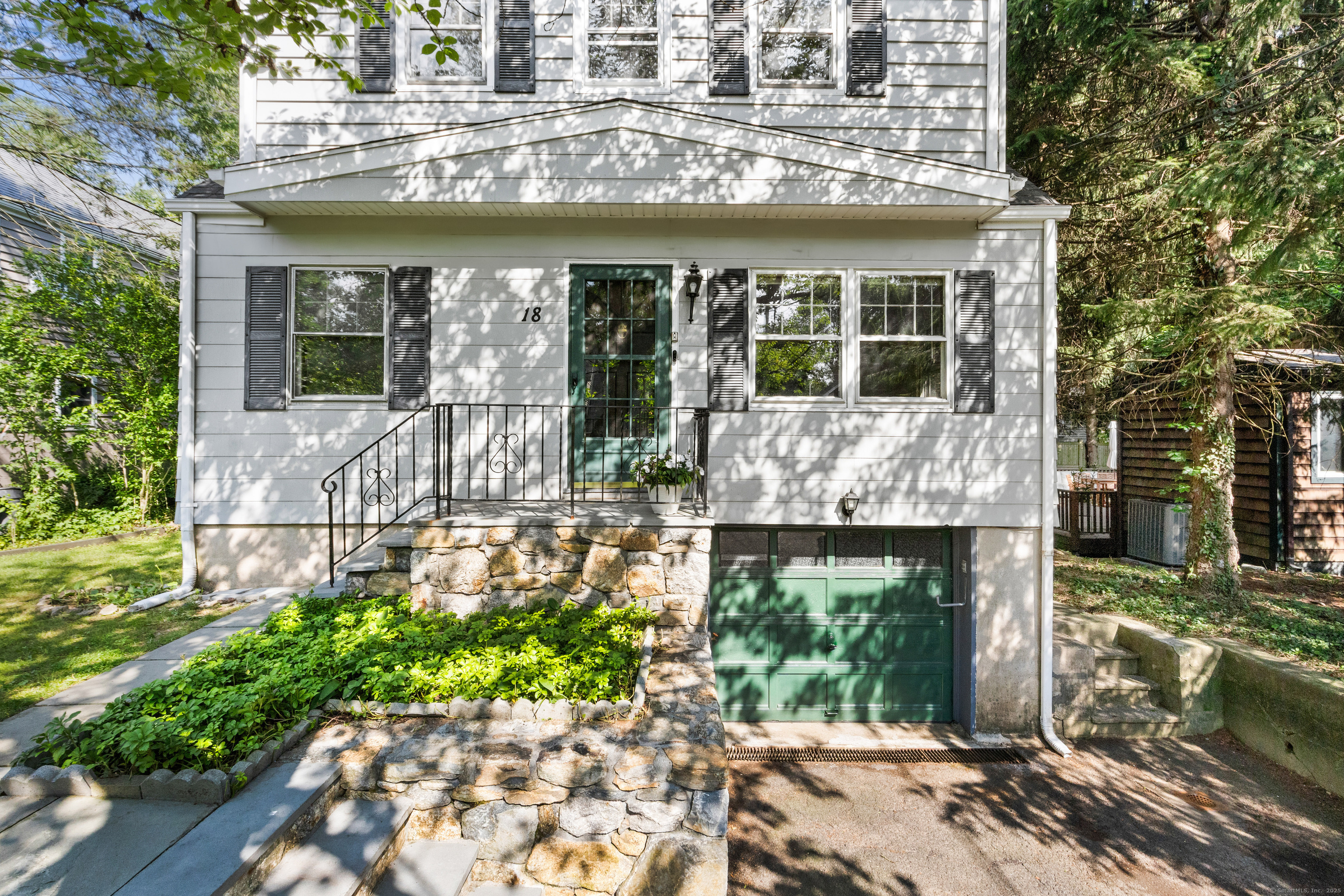 Property Photo:  18 Maple Drive  CT 06870 