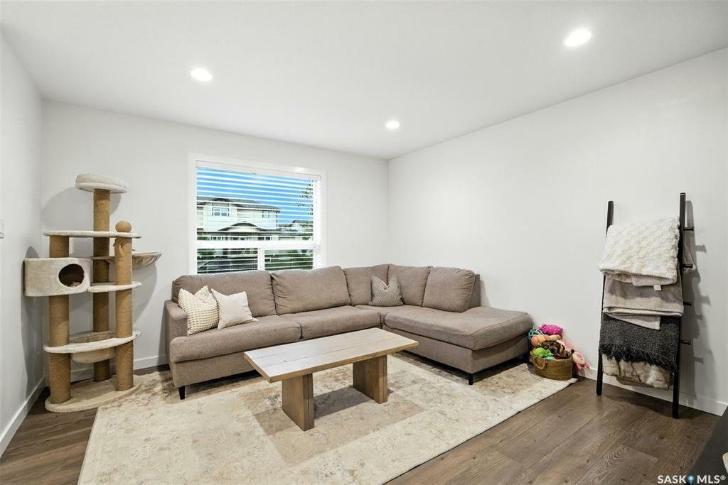 Property Photo: 3161 McClocklin Road SK S7R 0J1