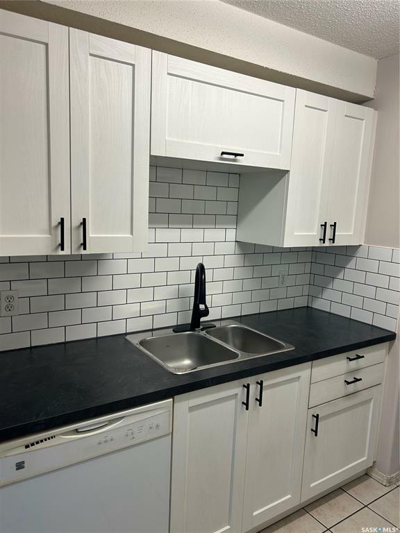 Property Photo: 425 115th Street E 1211 SK S7N 2E5