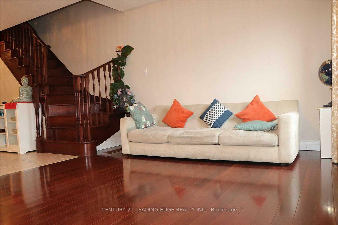 Property Photo:  7397 Jaysnest Road Upper  ON L5N 8J3 