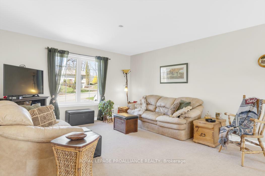 Property Photo:  49 Rollins Street  ON K0K 2K0 