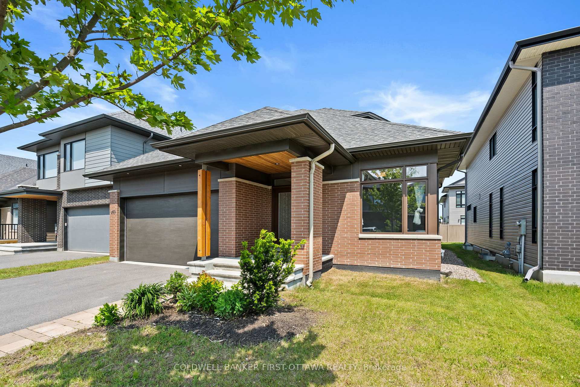 Photo de la propriété: 945 Islington Way ON K1T 0T7