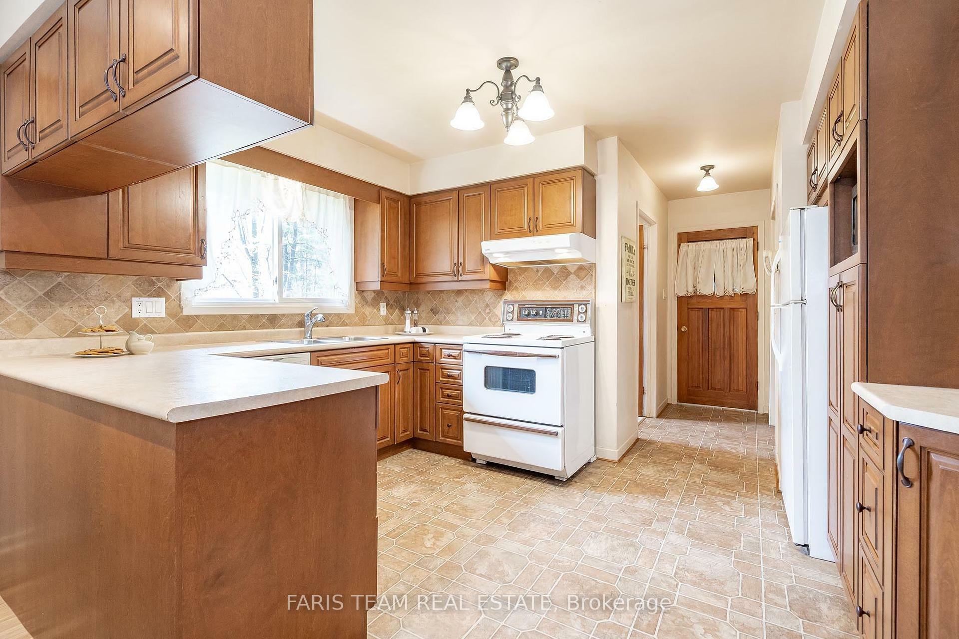 Property Photo:  15 Lawrence Avenue  ON L0L 1Y2 
