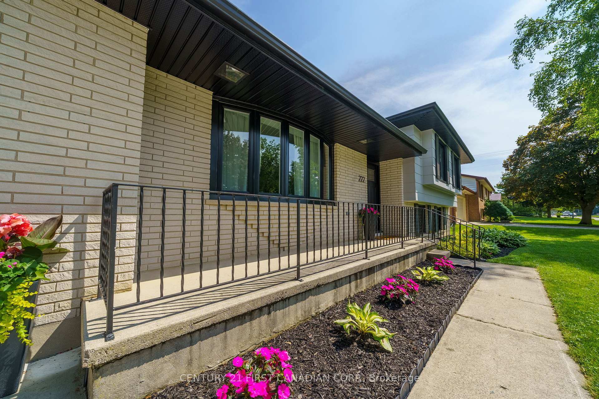 Photo de la propriété: 222 Churchill Drive ON N0M 1S1