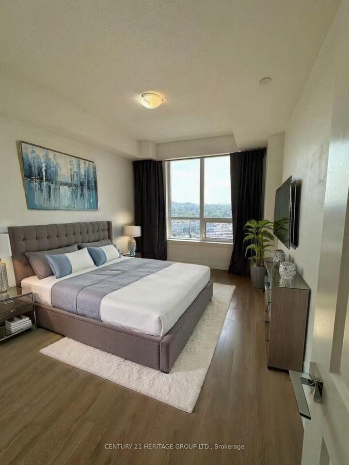 Property Photo: 7161 Yonge Street 718 ON L3T 0C8
