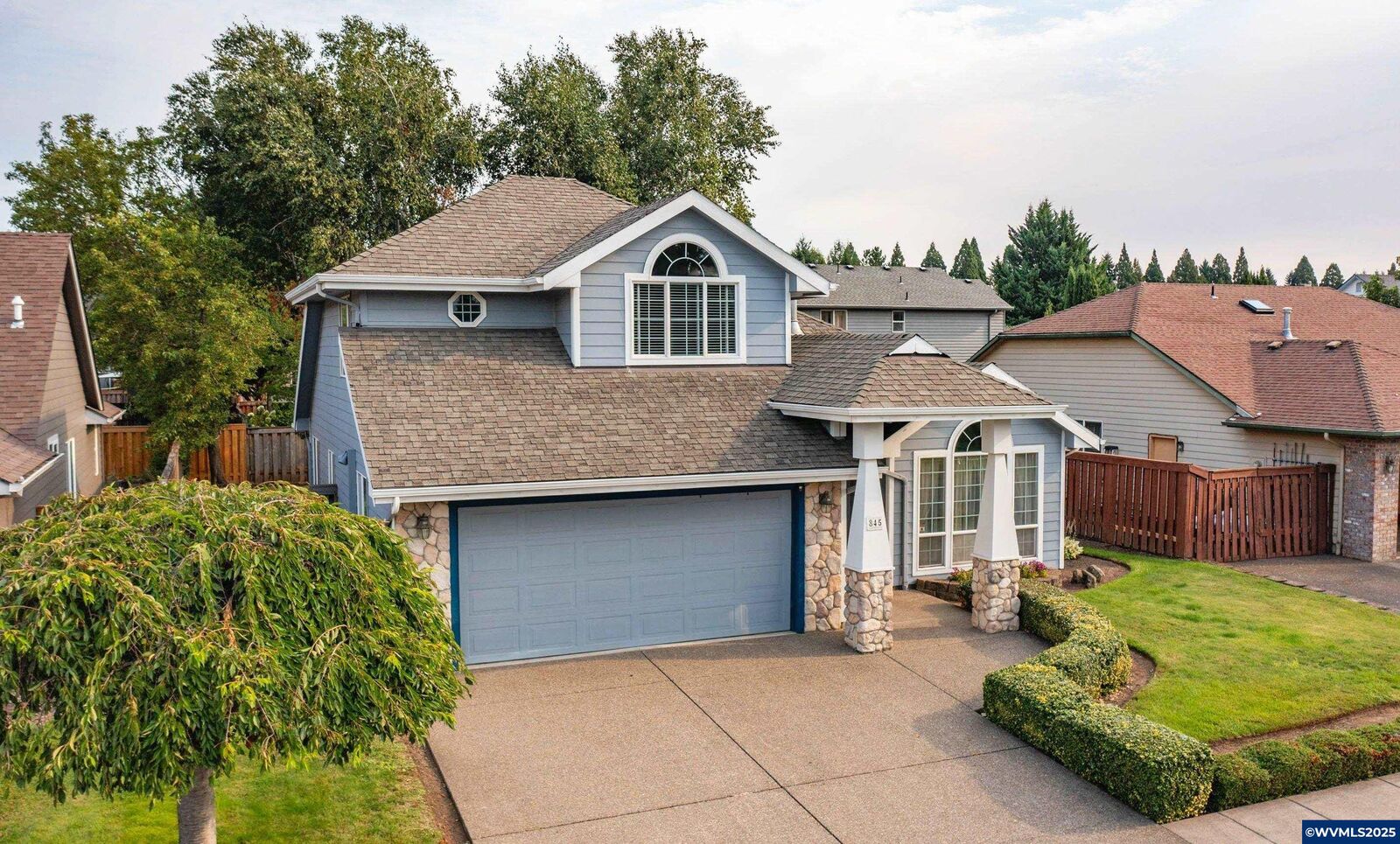 Property Photo:  845 Sonata Ln N  OR 97303 
