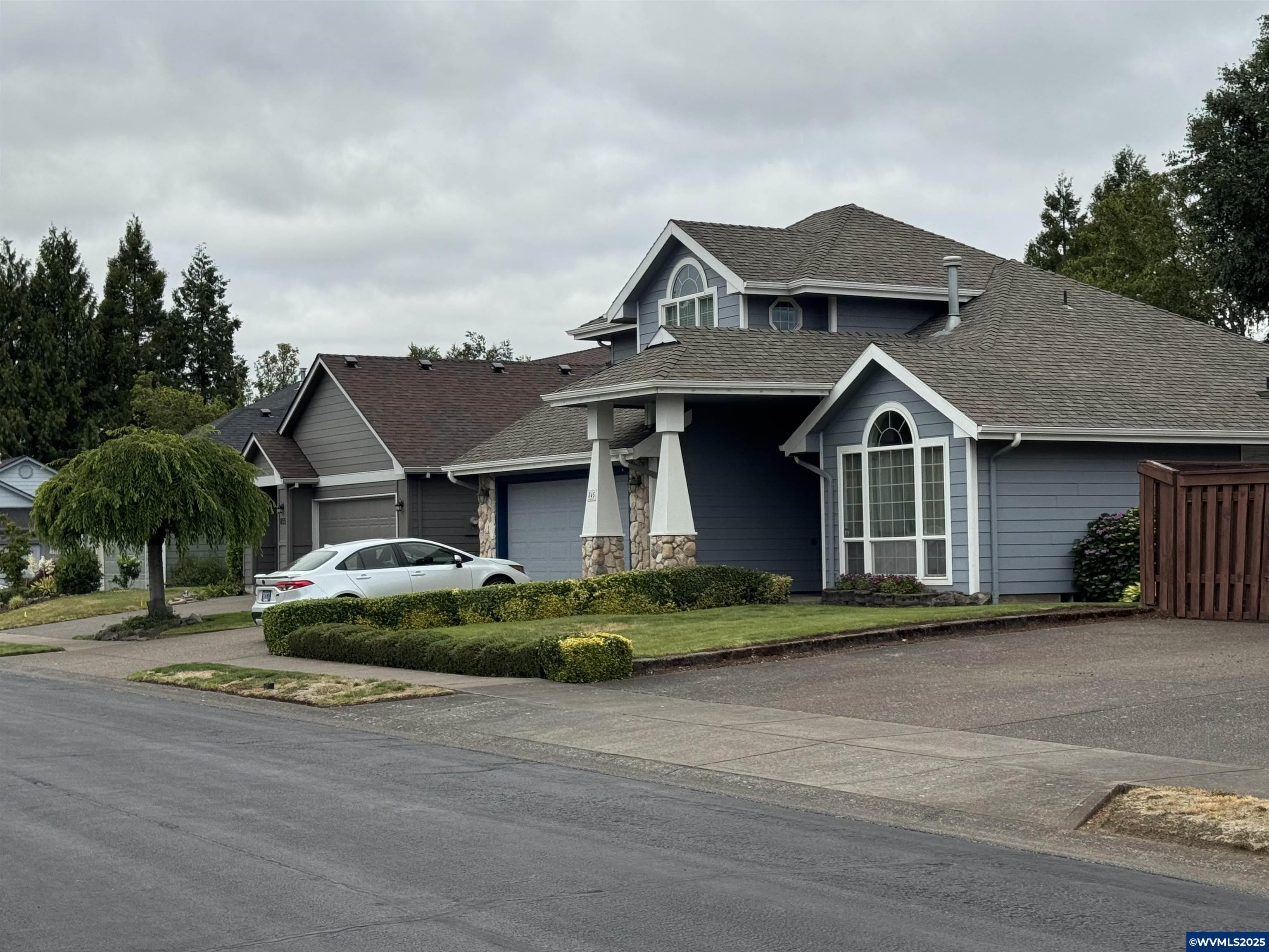 Property Photo: 845 Sonata Ln N OR 97303