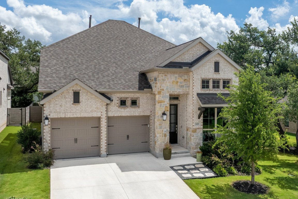 Property Photo: 229 S Park Vista TX 78628