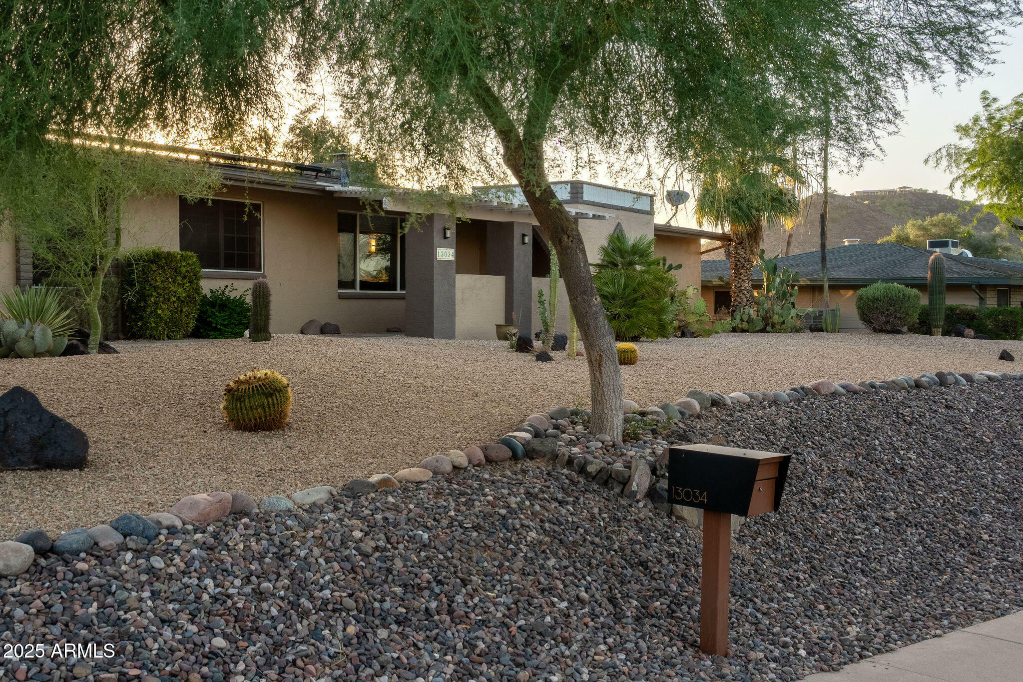 Property Photo: 13034 N 8th Avenue AZ 85029