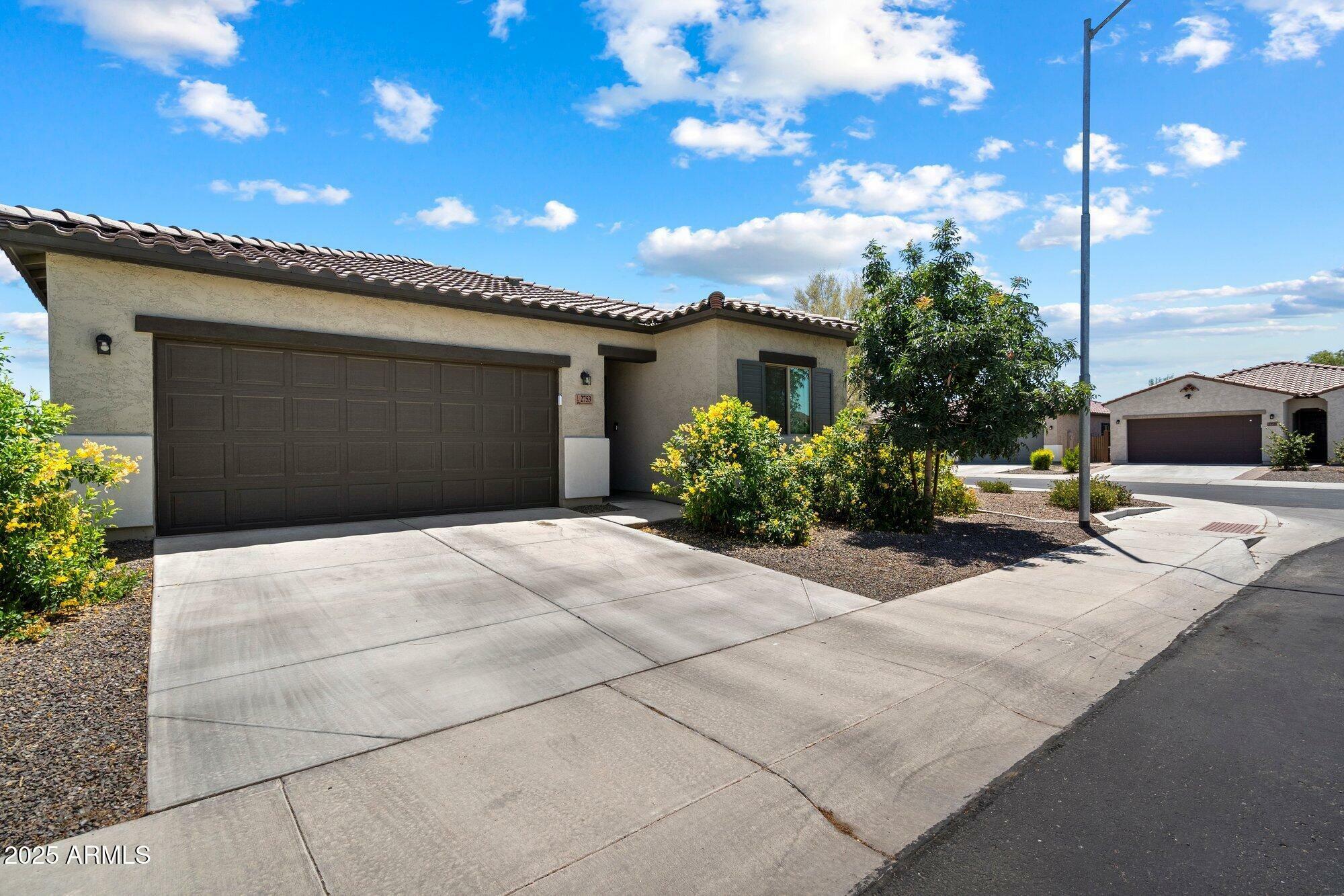 Property Photo: 2753 E Fossil Ridge Road AZ 85050