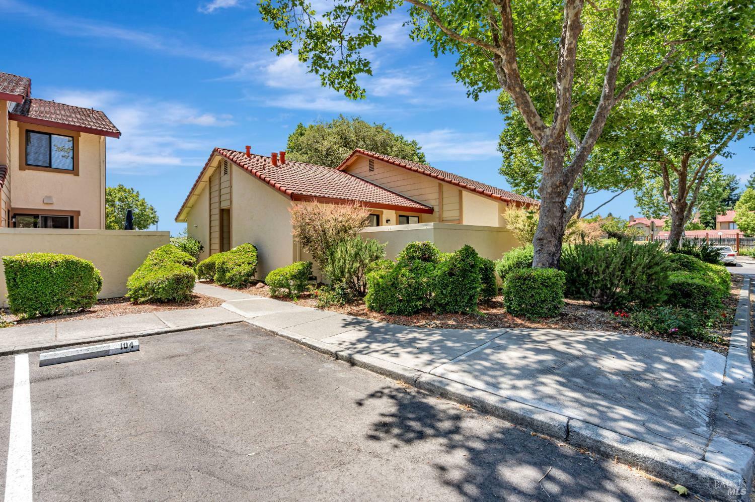 Property Photo:  104 Park Place Drive  CA 94954 