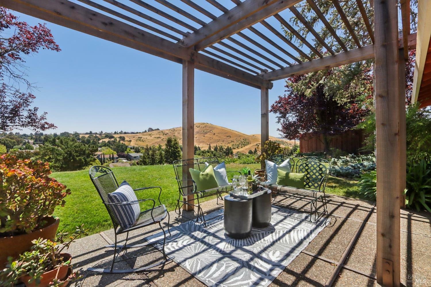 Property Photo: 862 Camden Court CA 94510