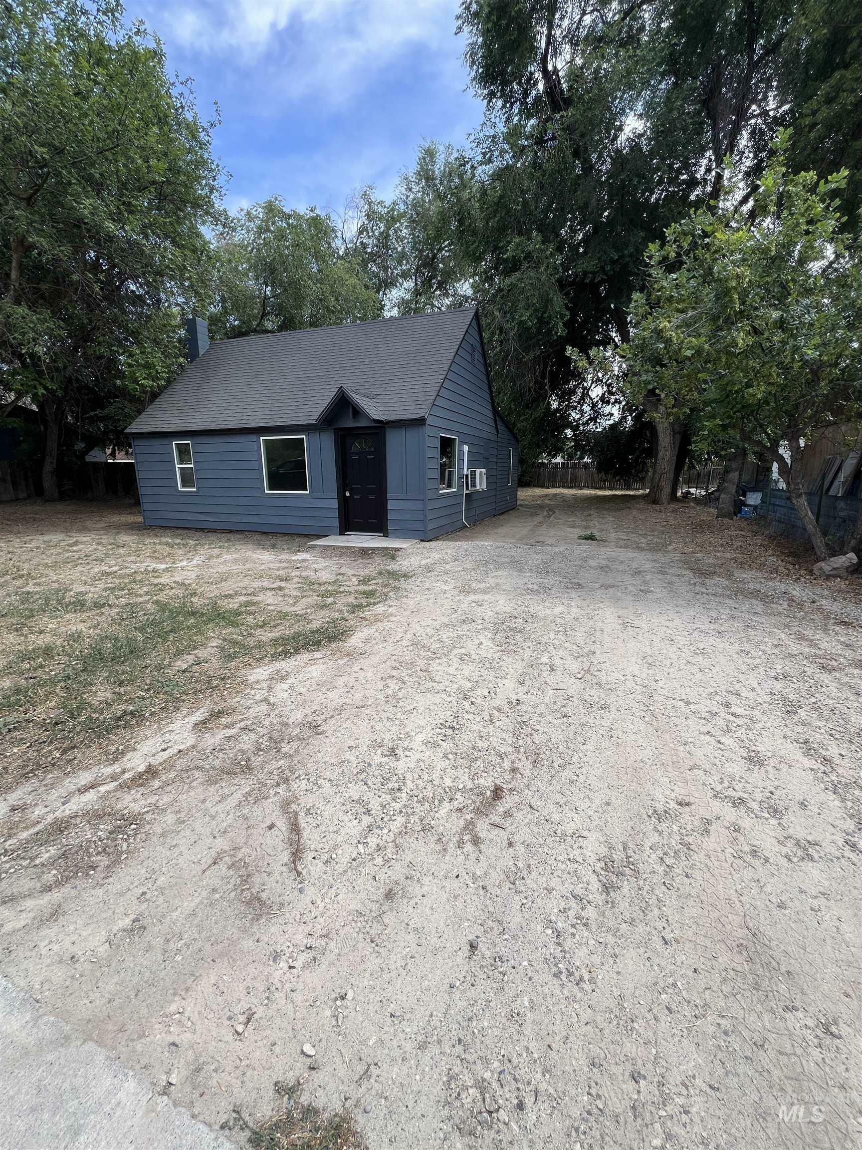 Property Photo: 956 8th Ave. N. ID 83661