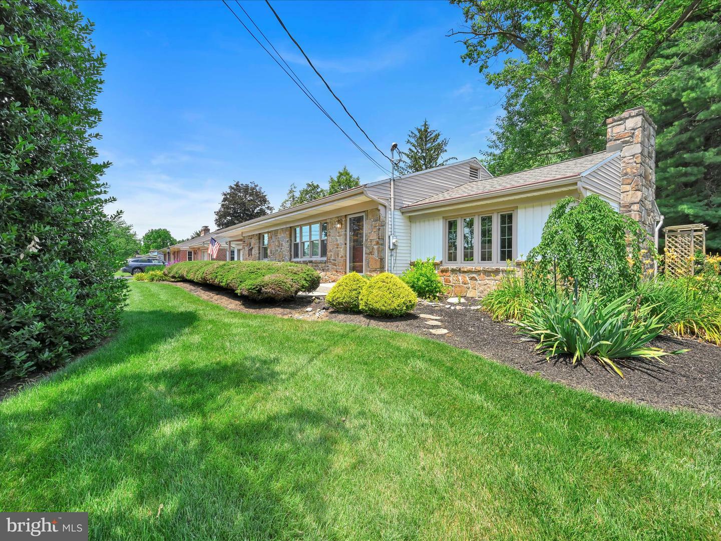 Property Photo: 2109 Lyndell Drive PA 17601