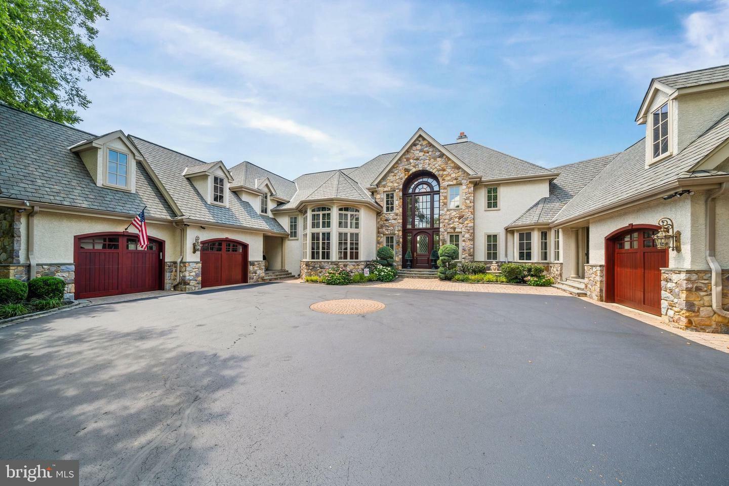 Property Photo: 115 Centrenest Lane DE 19807