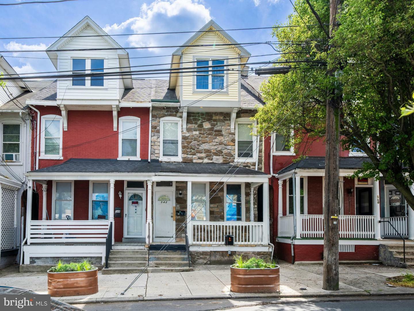 Property Photo:  542 Pershing Avenue  PA 17602 