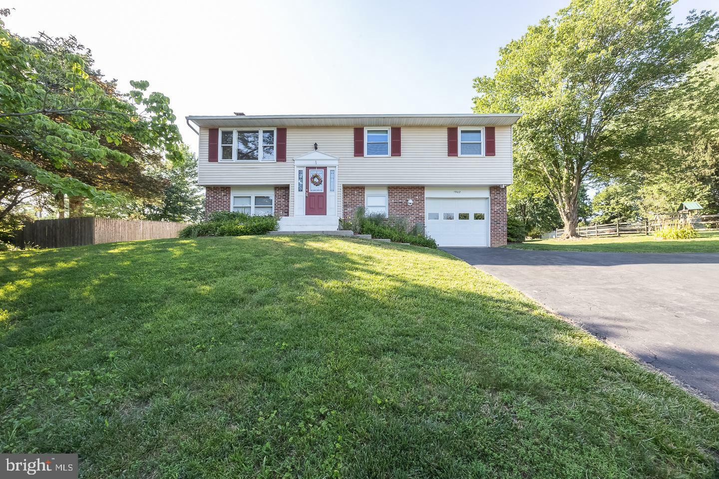 Property Photo: 1902 Escourt Drive PA 19320