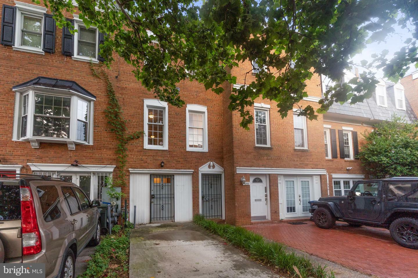 542 7th Street SE  Washington DC 20003 photo